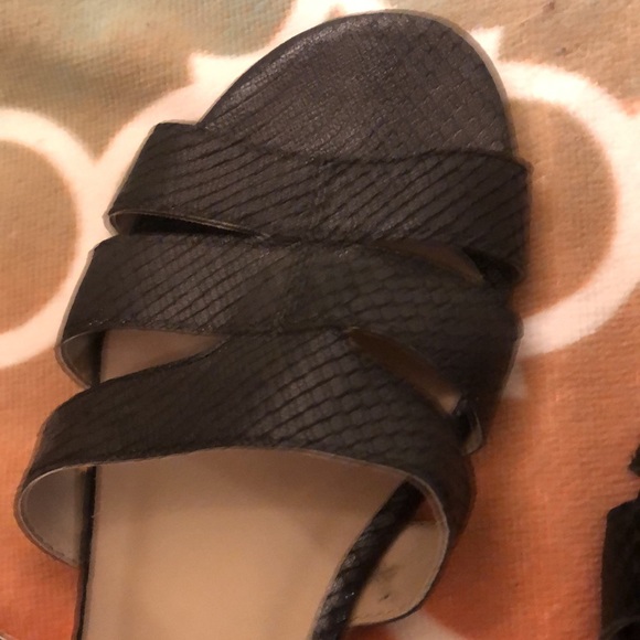 2/$30 Euc naturalizer sandals - Picture 4 of 4
